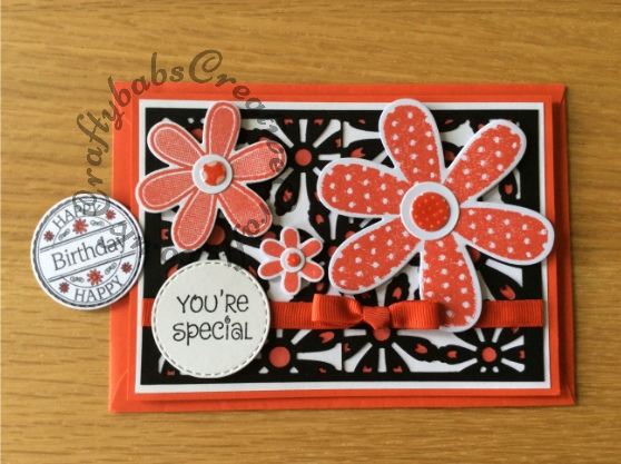Daisy you're special/birthday card made using Sizzix SIZZIX Thinlits FLOWER CARD set, Daisies Framelits Stamp & Die-cut set, Crealies Nest-Lies Double Stitch Circles - craftybabscreativecrafts.co.uk
